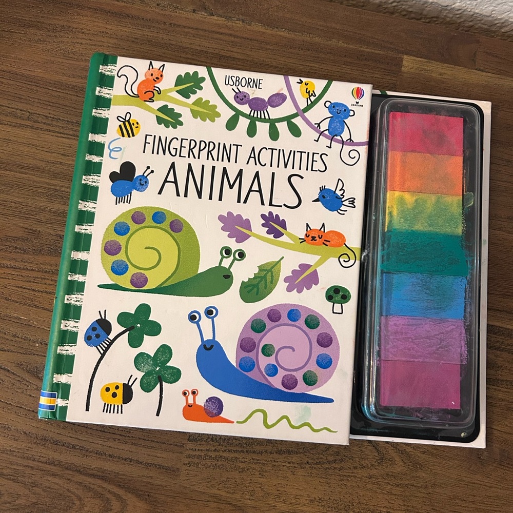 Usborne Fingerprint Activities Animals Book with Ink Pad